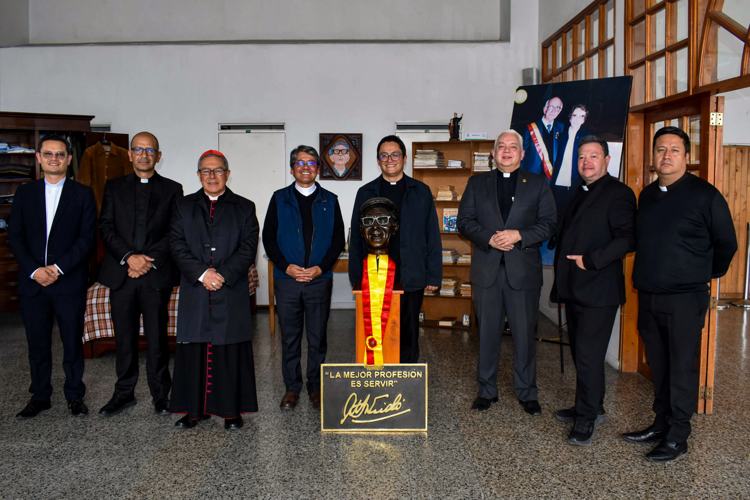 El Cardenal Primado de Colombia, Mons. Luis José Rueda Aparicio, visitó la Casa de Nicoló de la Fundación Servicio Juvenil